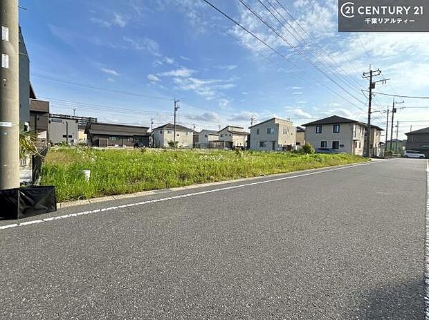 周辺環境や、お客様のご希望に合った物件も一緒にご案内を致します。住宅ローンアドバイザーによるご相談も承ります。当社はお問い合わせに即対応します!お待たせしません!