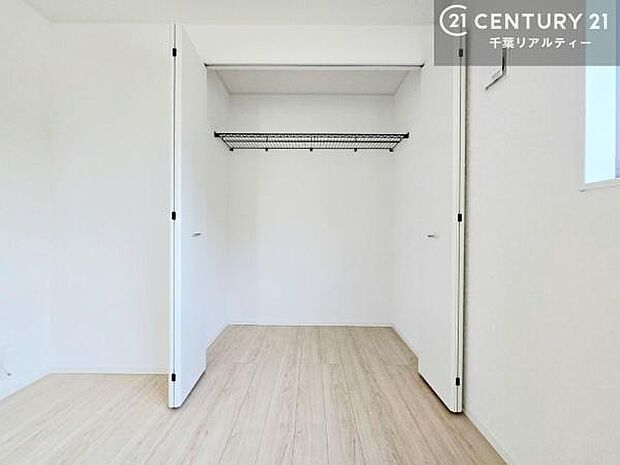 収納が充実しているからこそ、お部屋はいつも広々。掃除や片付けもラクになり、居心地の良い暮らしが続きます。