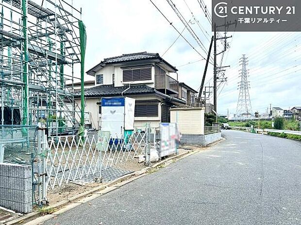 周辺環境や、お客様のご希望に合った物件も一緒にご案内を致します。住宅ローンアドバイザーによるご相談も承ります。当社はお問い合わせに即対応します!お待たせしません!