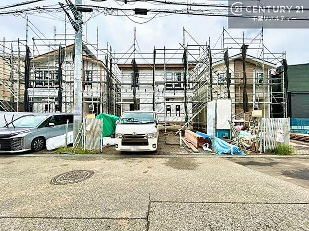 前面道路6m!陽当り良好な立地です。車庫入れが苦手な方も安心ですね。