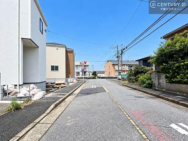 周辺環境や、お客様のご希望に合った物件も一緒にご案内を致します。住宅ローンアドバイザーによるご相談も承ります。当社はお問い合わせに即対応します!お待たせしません!