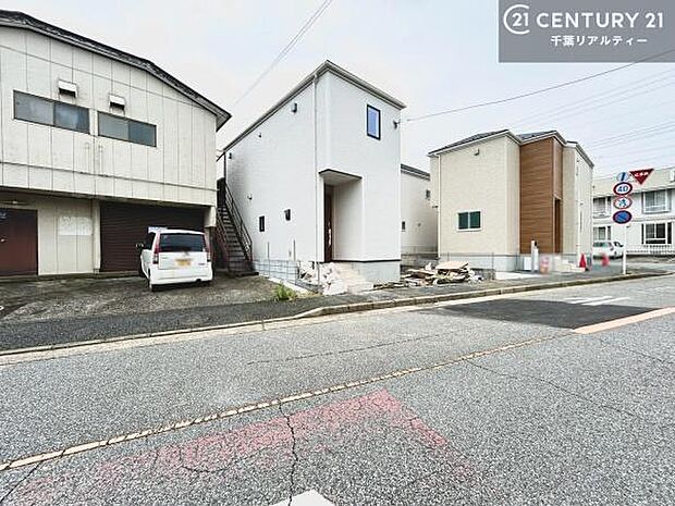 物件探しのご条件・ご要望・ご質問など、何なりと弊社スタッフまでお申し付けください!不動産に関することなら、どのようなことでも誠心誠意対応させて頂きます。
