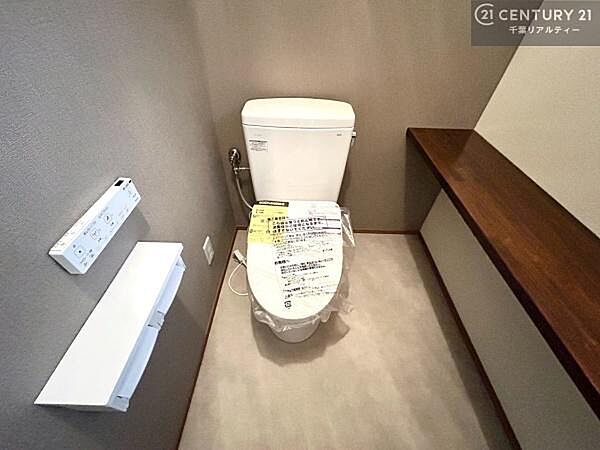 スタイリッシュなデザインのお手洗いです！さわやかでスッキリする空間です！お手入れがしやすいトイレです！