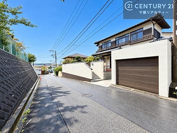 周辺環境や、お客様のご希望に合った物件も一緒にご案内を致します。住宅ローンアドバイザーによるご相談も承ります。当社はお問い合わせに即対応します！お待たせしません！