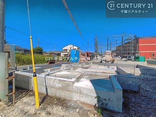 ご興味をお持ちいただきありがとうございます。実際のお部屋や周辺環境をご覧いただくことで、より具体的なイメージが湧きやすくなります。見学は随時受け付けておりますので、お気軽にご予約ください。