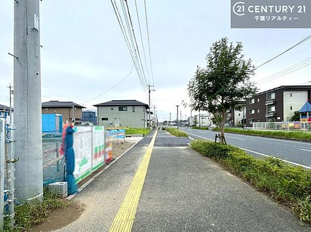 周辺環境や、お客様のご希望に合った物件も一緒にご案内を致します。住宅ローンアドバイザーによるご相談も承ります。当社はお問い合わせに即対応します!お待たせしません!