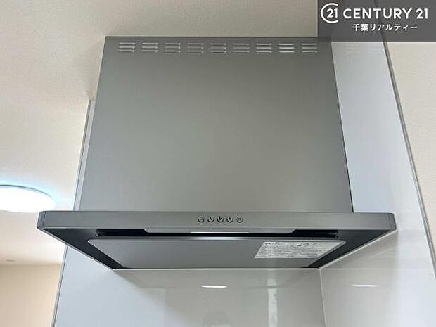 【同仕様】換気もバッチリです!お洒落なキッチンで調理タイムが楽しくなりそうですね!