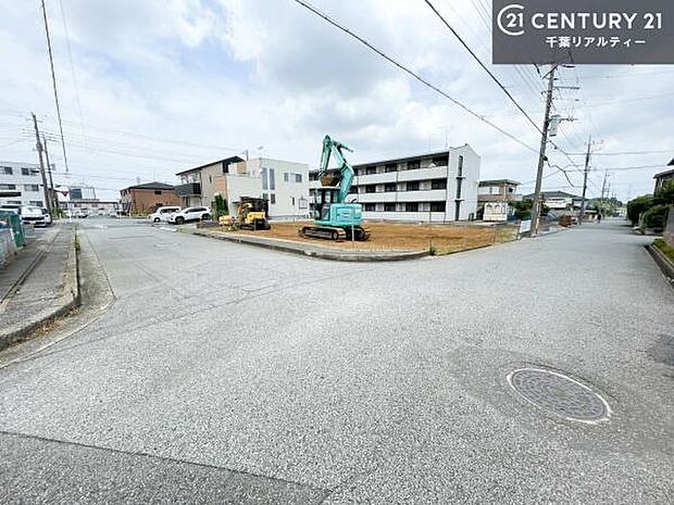 周辺環境や、お客様のご希望に合った物件も一緒にご案内を致します。住宅ローンアドバイザーによるご相談も承ります。当社はお問い合わせに即対応します!お待たせしません!