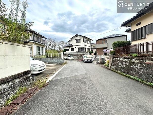 周辺環境や、お客様のご希望に合った物件も一緒にご案内を致します。住宅ローンアドバイザーによるご相談も承ります。当社はお問い合わせに即対応します!お待たせしません!