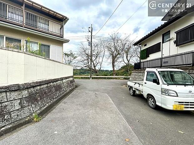 周辺環境や、お客様のご希望に合った物件も一緒にご案内を致します。住宅ローンアドバイザーによるご相談も承ります。当社はお問い合わせに即対応します!お待たせしません!
