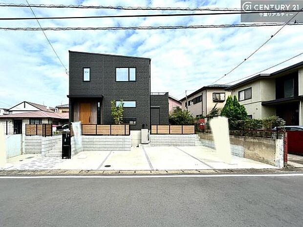 カースペース付きなのでマイカーをお持ちの方も安心ですね!ぜひ現地にてお確かめくださいませ!