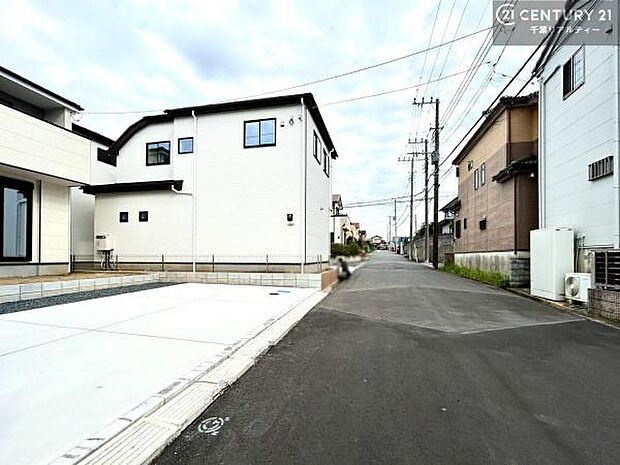 周辺環境や、お客様のご希望に合った物件も一緒にご案内を致します。住宅ローンアドバイザーによるご相談も承ります。当社はお問い合わせに即対応します!お待たせしません!