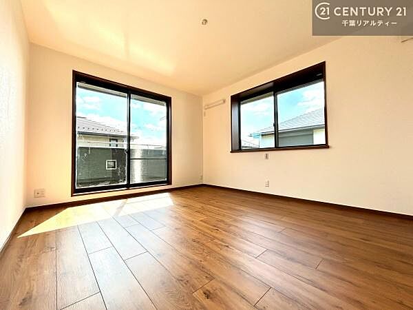 シンプルでレイアウトしやすい洋室は、お子様のお部屋としても最適。成長に合わせて柔軟にお使いいただけます。