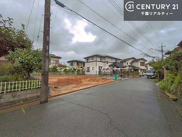 周辺環境や、お客様のご希望に合った物件も一緒にご案内を致します。住宅ローンアドバイザーによるご相談も承ります。当社はお問い合わせに即対応します!お待たせしません!