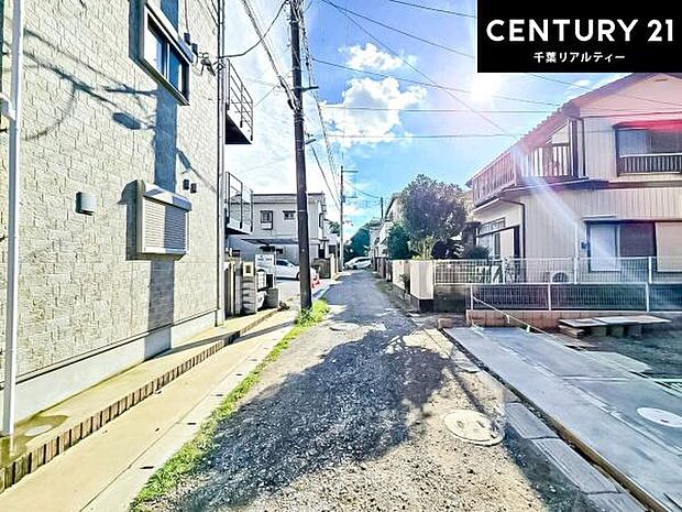 周辺環境や、お客様のご希望に合った物件も一緒にご案内を致します。住宅ローンアドバイザーによるご相談も承ります。当社はお問い合わせに即対応します!お待たせしません!