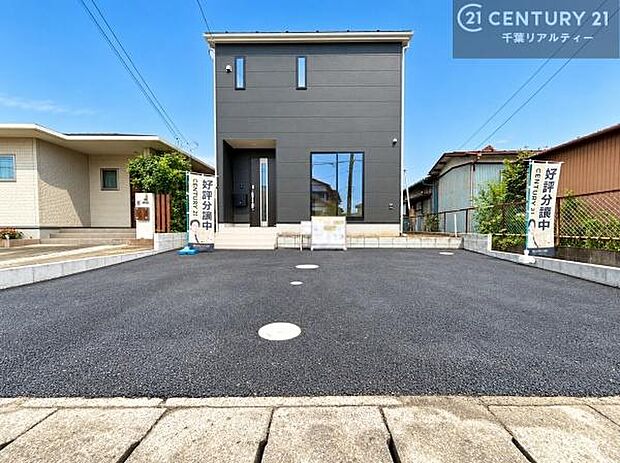 カースペース付きなのでマイカーをお持ちの方も安心ですね!ぜひ現地にてお確かめくださいませ!