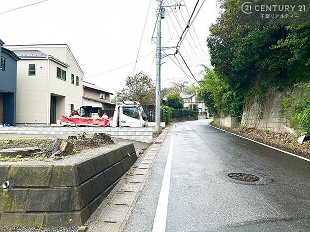 周辺環境や、お客様のご希望に合った物件も一緒にご案内を致します。住宅ローンアドバイザーによるご相談も承ります。当社はお問い合わせに即対応します!お待たせしません!