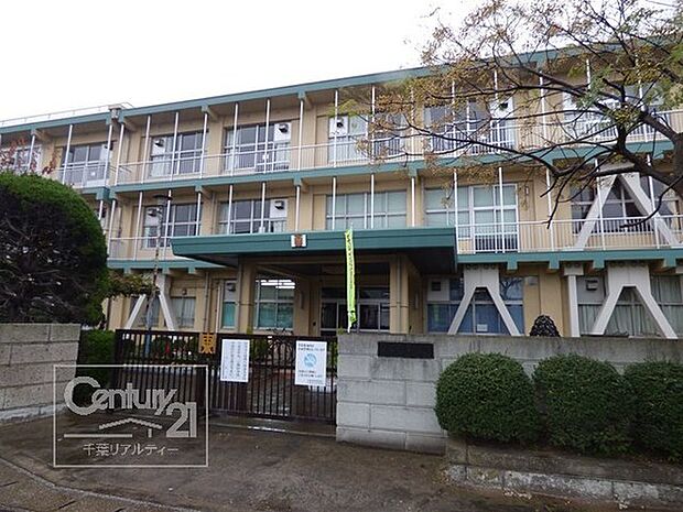 千葉市立幕張東小学校まで700m
