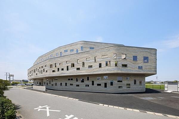 医療法人社団明敬会重城病院まで2577m