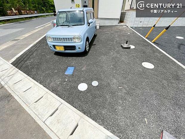 カースペース付きなのでマイカーをお持ちの方も安心ですね!ぜひ現地にてお確かめくださいませ!