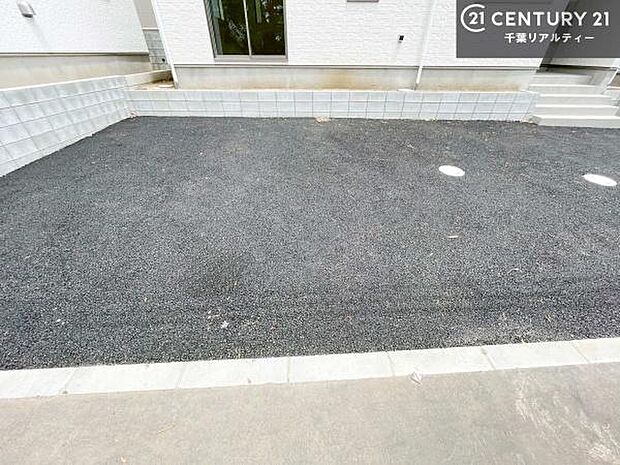 カースペース付きなのでマイカーをお持ちの方も安心ですね!ぜひ現地にてお確かめくださいませ!