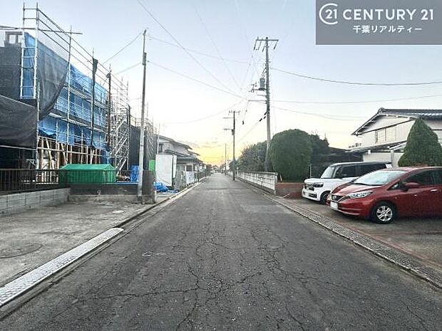 落ち着いた街並みが広がる閑静な住宅街に位置し、穏やかで心安らぐ暮らしを叶える住環境です。