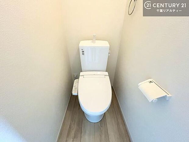 清潔感のある色味のお手洗いです！さわやかでスッキリする空間です！お手入れがしやすいトイレです！