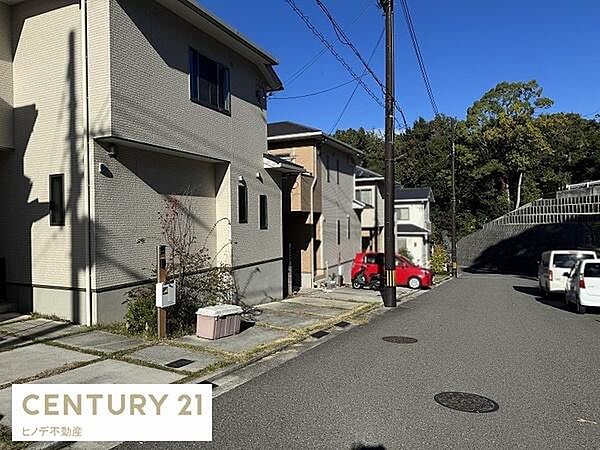 駐車2台可能＆オープン外構で開放感たっぷり
