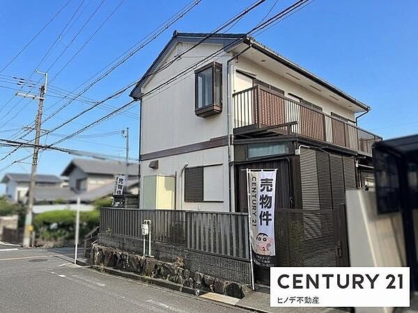 前面道路はゆったり7.5ｍ。車の運転や駐車が苦手な方も安心