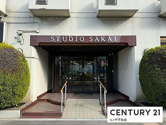 周辺には買い物...