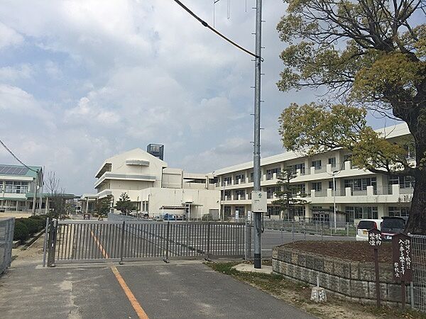 佐賀市立兵庫小学校まで2345m