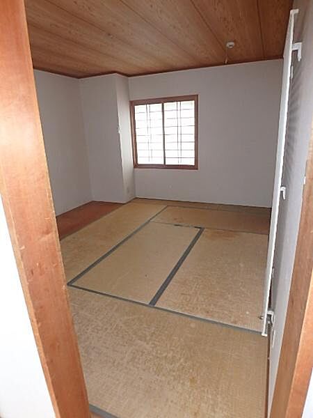 急なお客様が来てもも安心の1階の和室