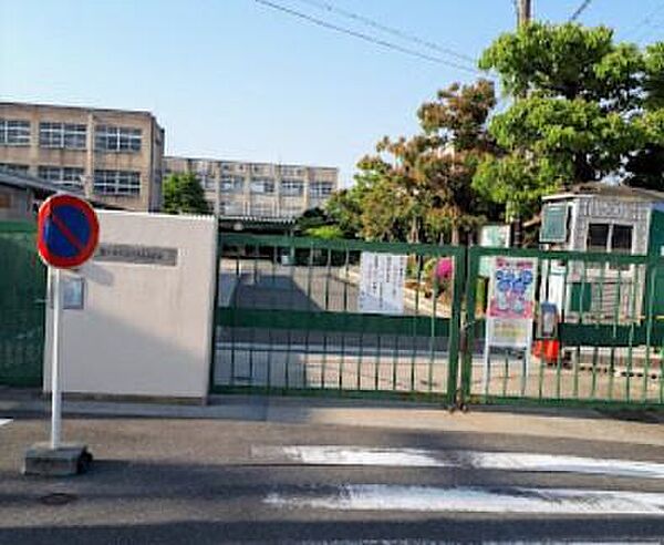 東大阪市立義務教育学校くすは縄手南校六万寺校舎まで739m