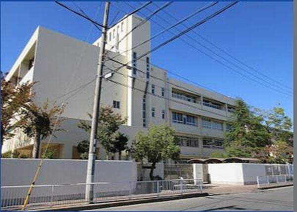 四條畷市立四條畷西中学校まで931m