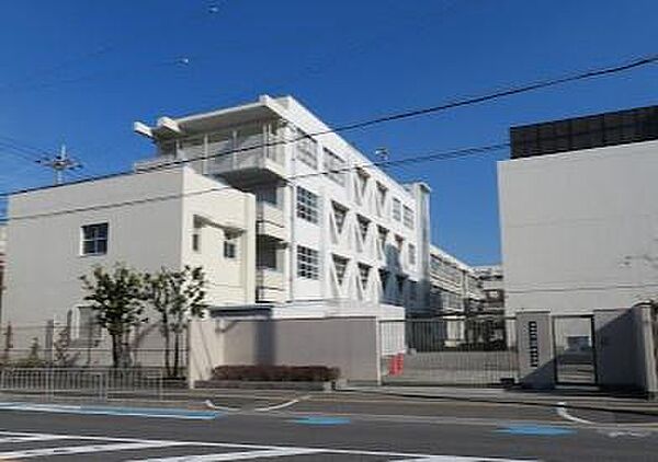 東大阪市立布施中学校まで584m