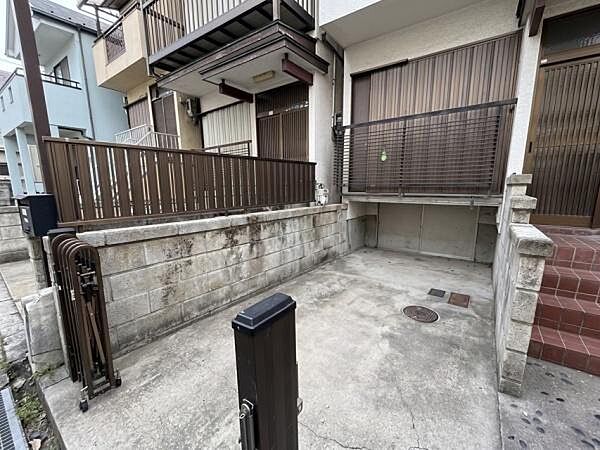 掲載写真には、AIによる画像加工により家具・家電・小物等を消去または調整しているものがあります。現況と異なる場合がありますので、現地および現況を優先いたします。