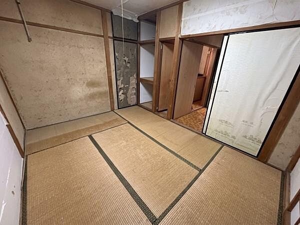 掲載写真には、AIによる画像加工により家具・家電・小物等を消去または調整しているものがあります。現況と異なる場合がありますので、現地および現況を優先いたします。