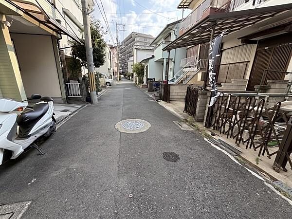 掲載写真には、AIによる画像加工により家具・家電・小物等を消去または調整しているものがあります。現況と異なる場合がありますので、現地および現況を優先いたします。