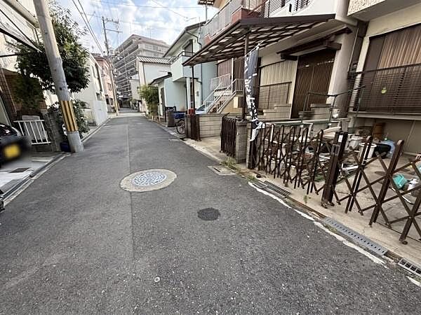 掲載写真には、AIによる画像加工により家具・家電・小物等を消去または調整しているものがあります。現況と異なる場合がありますので、現地および現況を優先いたします。