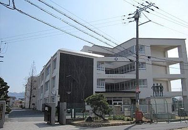 大東市立南郷中学校まで721m