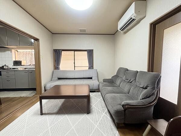■4LDKの間取♪ご家族それぞれのプライベート空間も確保しやすい、ゆとりのある住まいです♪■北側・南側の両面道路♪両面道路に面した開放感のある立地♪採光や風通しにも恵まれた住環境です♪