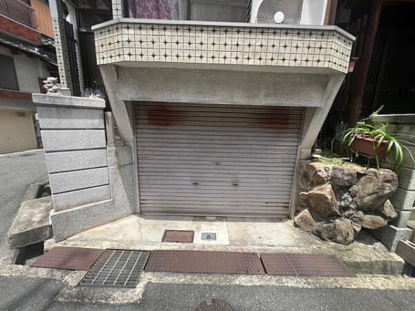 ■シャッター付きガレージで大切なお車も安心して駐車できます♪