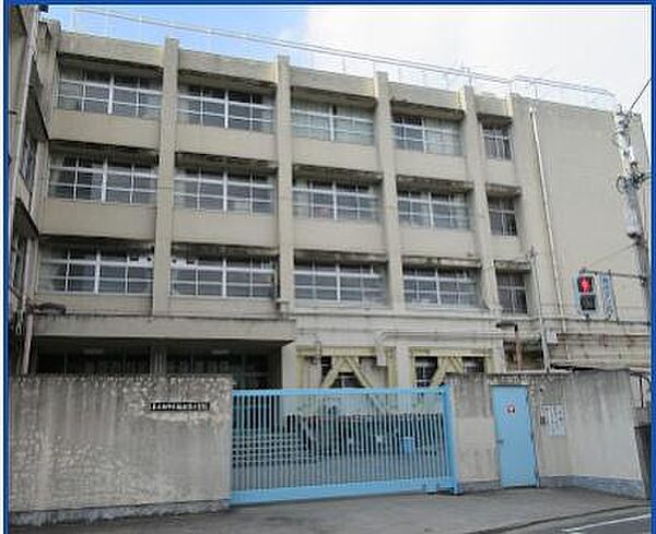 東大阪市立楠根東小学校まで553m