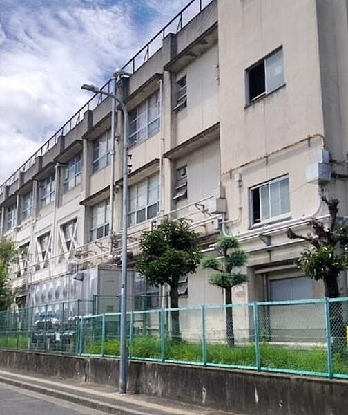 東大阪市立鴻池東小学校まで1082m