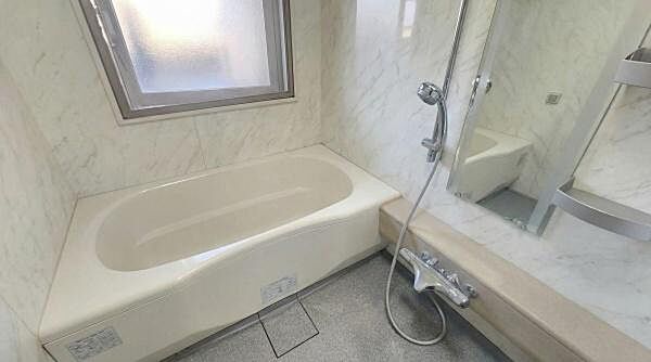 ※AIにて荷物の消去加工をしております。