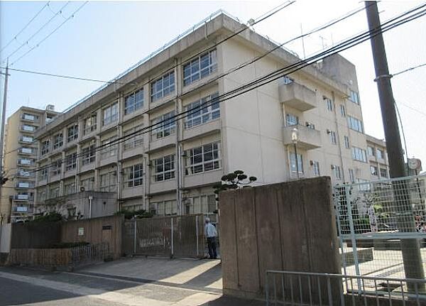 大東市立大東中学校まで402m