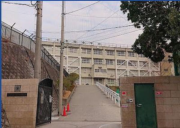 東大阪市立孔舎衙中学校まで549m