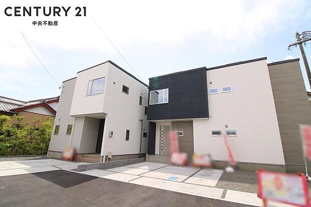 左：2号棟　右：1号棟です