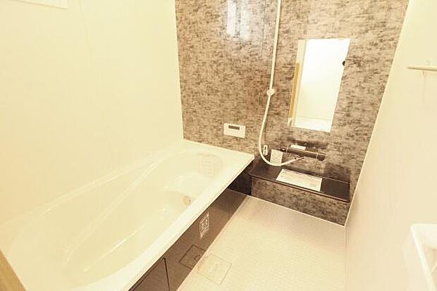 広々お風呂に大きなバスタブで一日の疲れを癒しましょう♪24時間換気、暖房、乾燥、涼風、換気機能付きのお風呂！