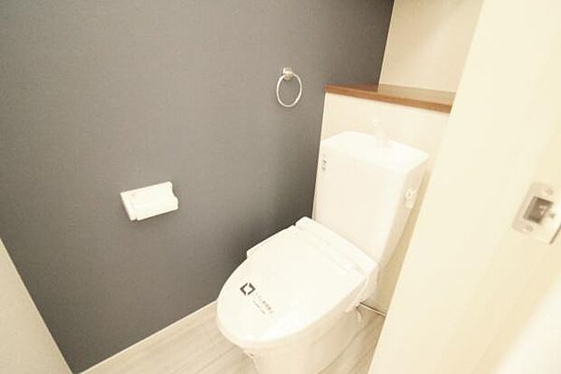 温水洗浄便座付きのトイレで、一年を通して快適にご利用できます。